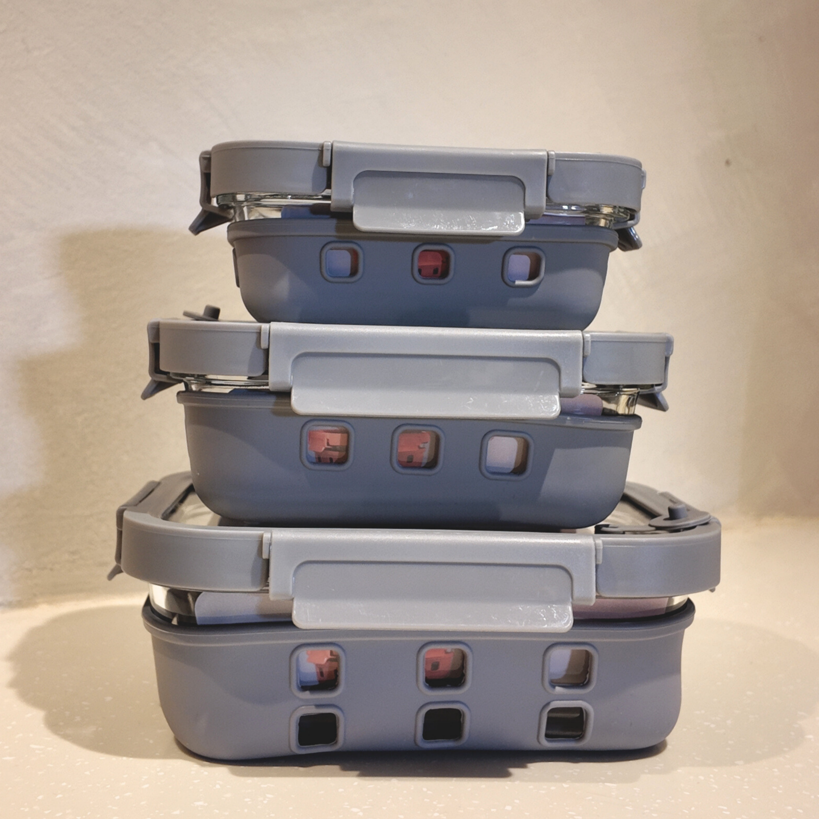 Aniko Rectangular Vented Glass Lid Sleeved Container