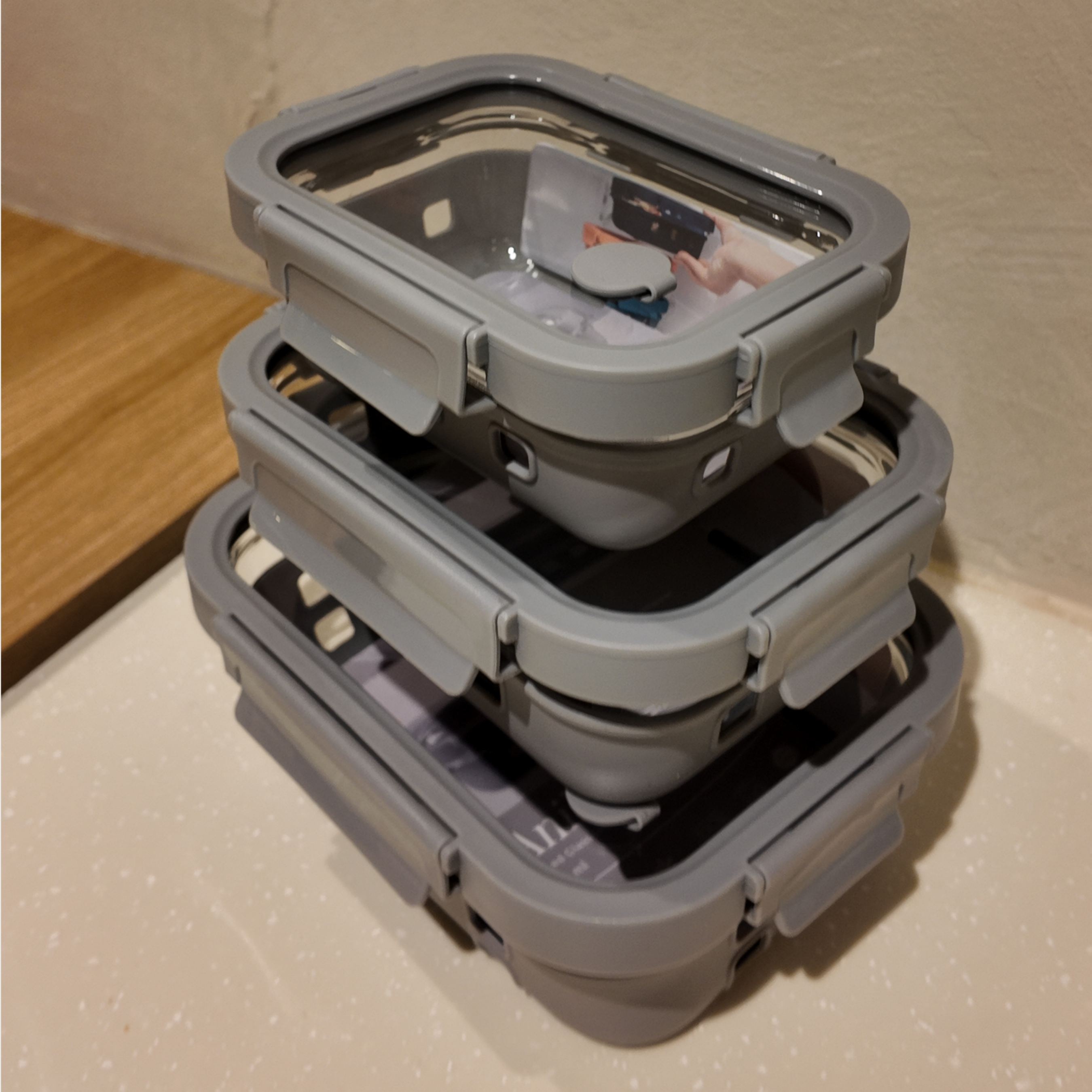 Aniko Rectangular Vented Glass Lid Sleeved Container