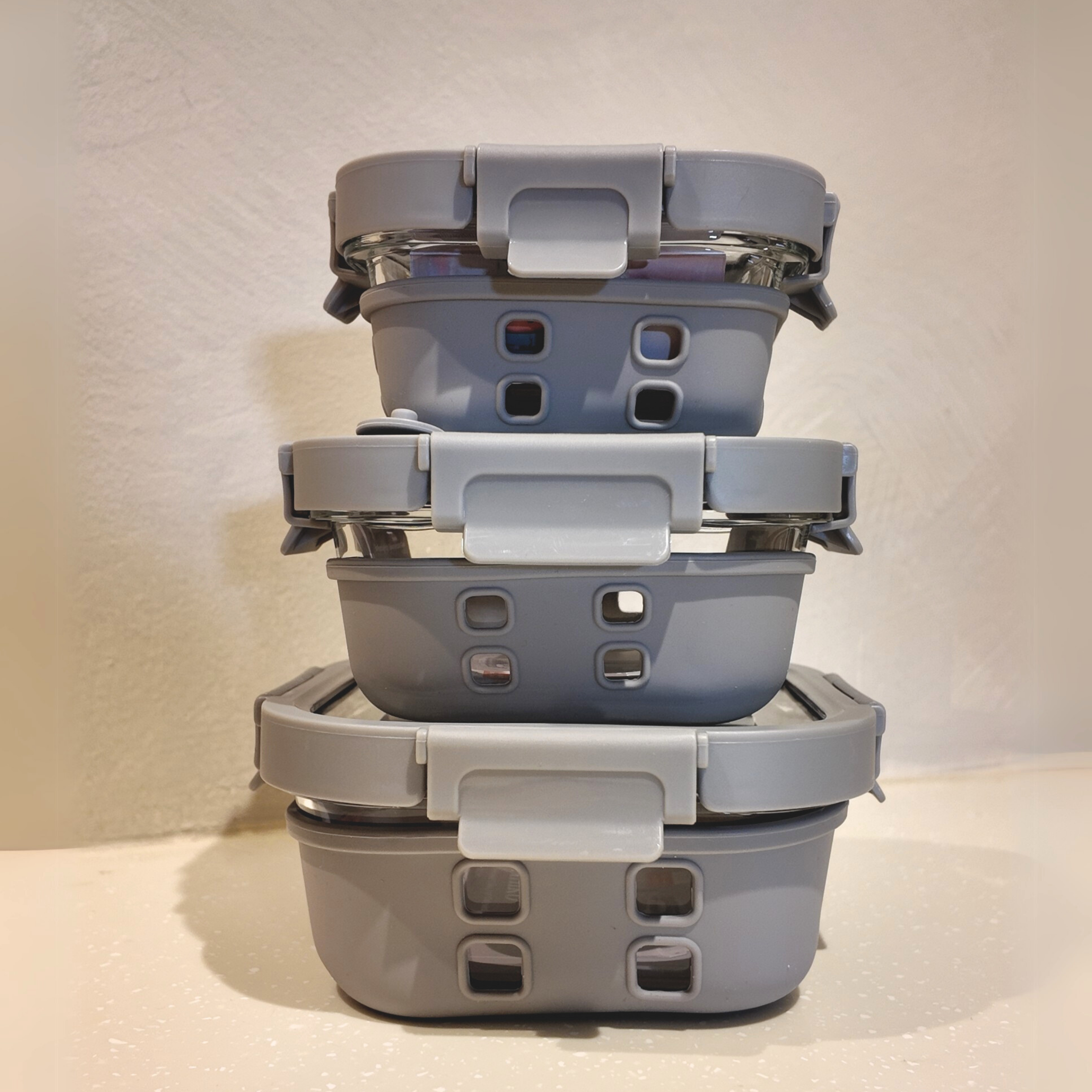 Aniko Square Vented Glass Lid Sleeved Container