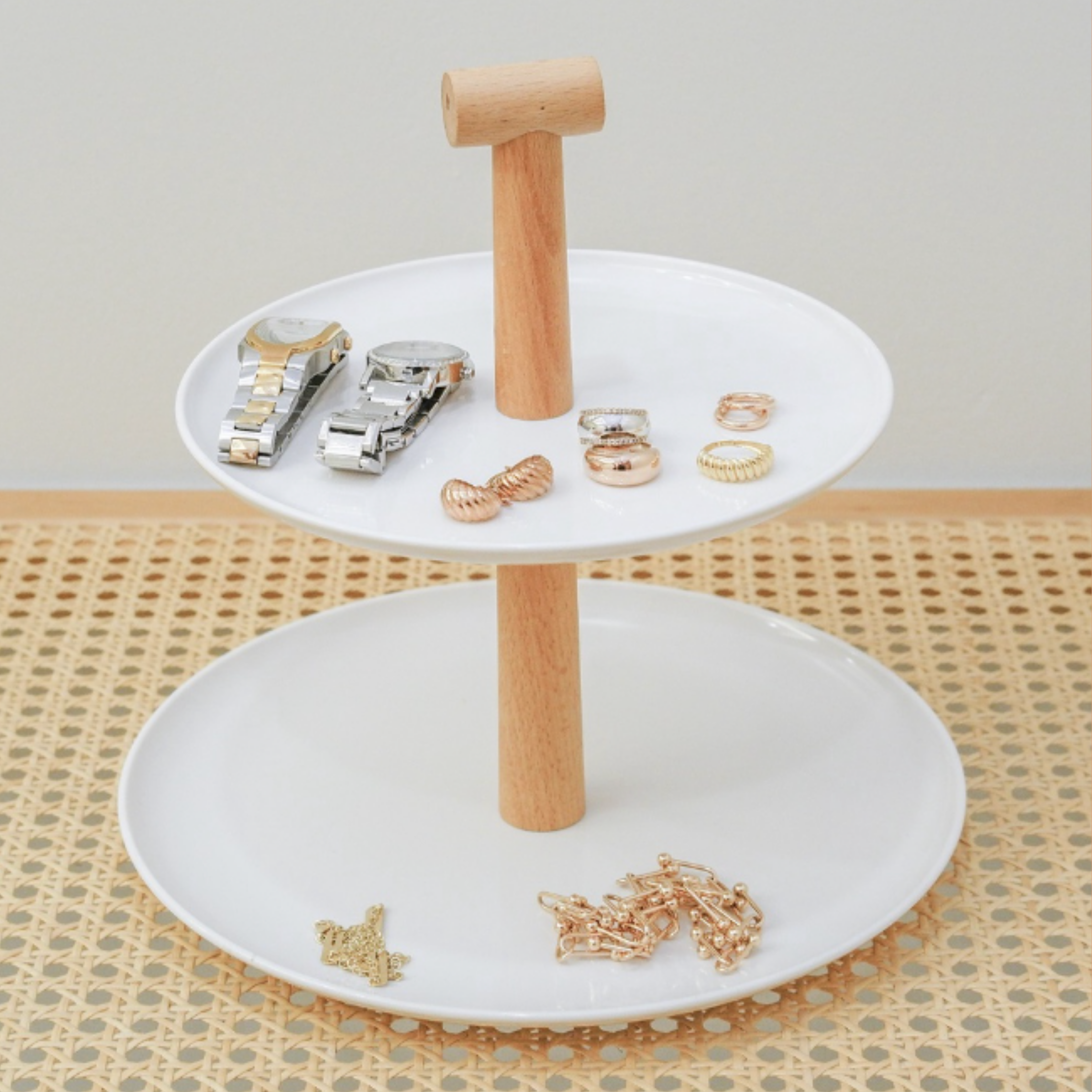 Sachi 2-Tier Cake tray with Wood Handle