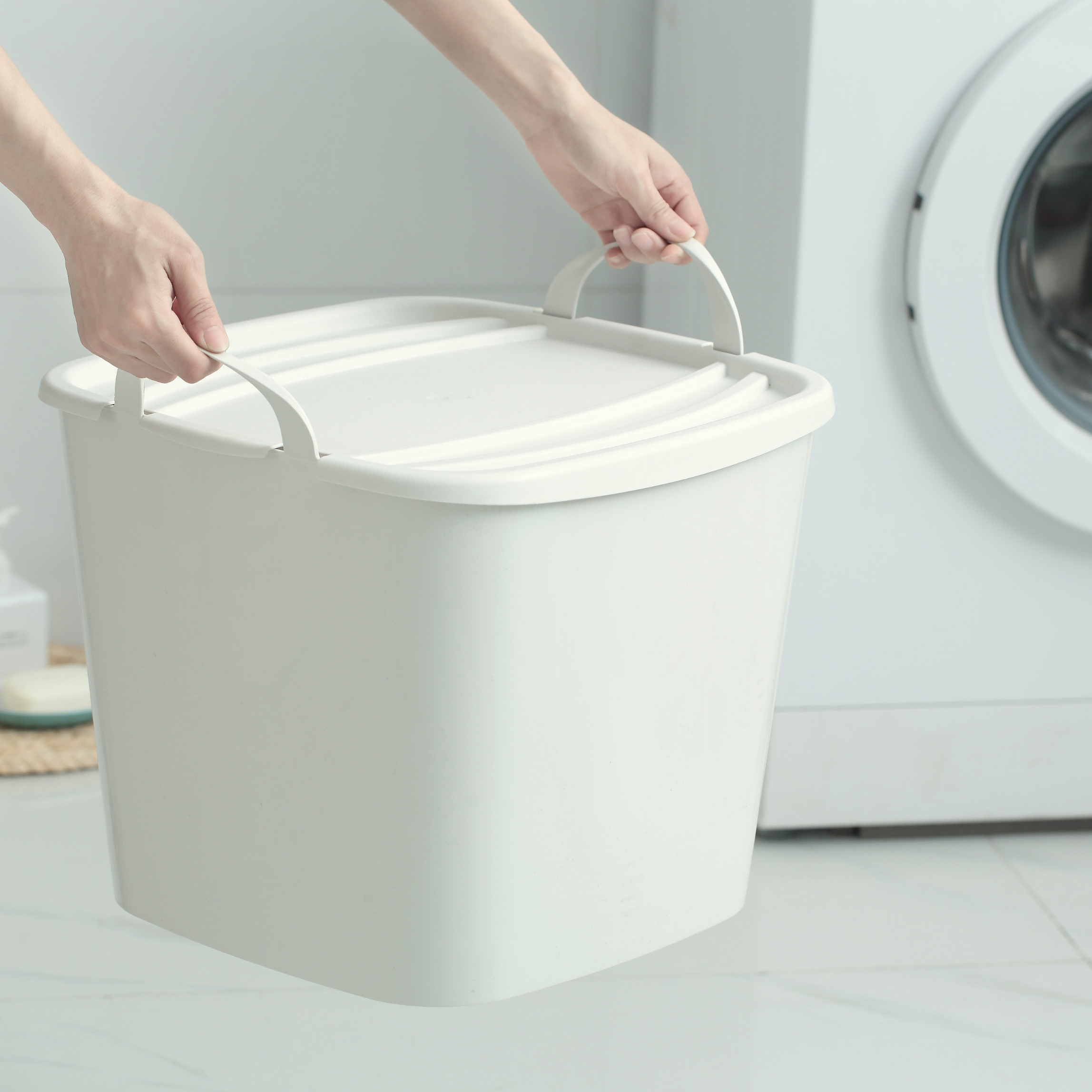 Shiro Bathroom Laundry Basket with Lid