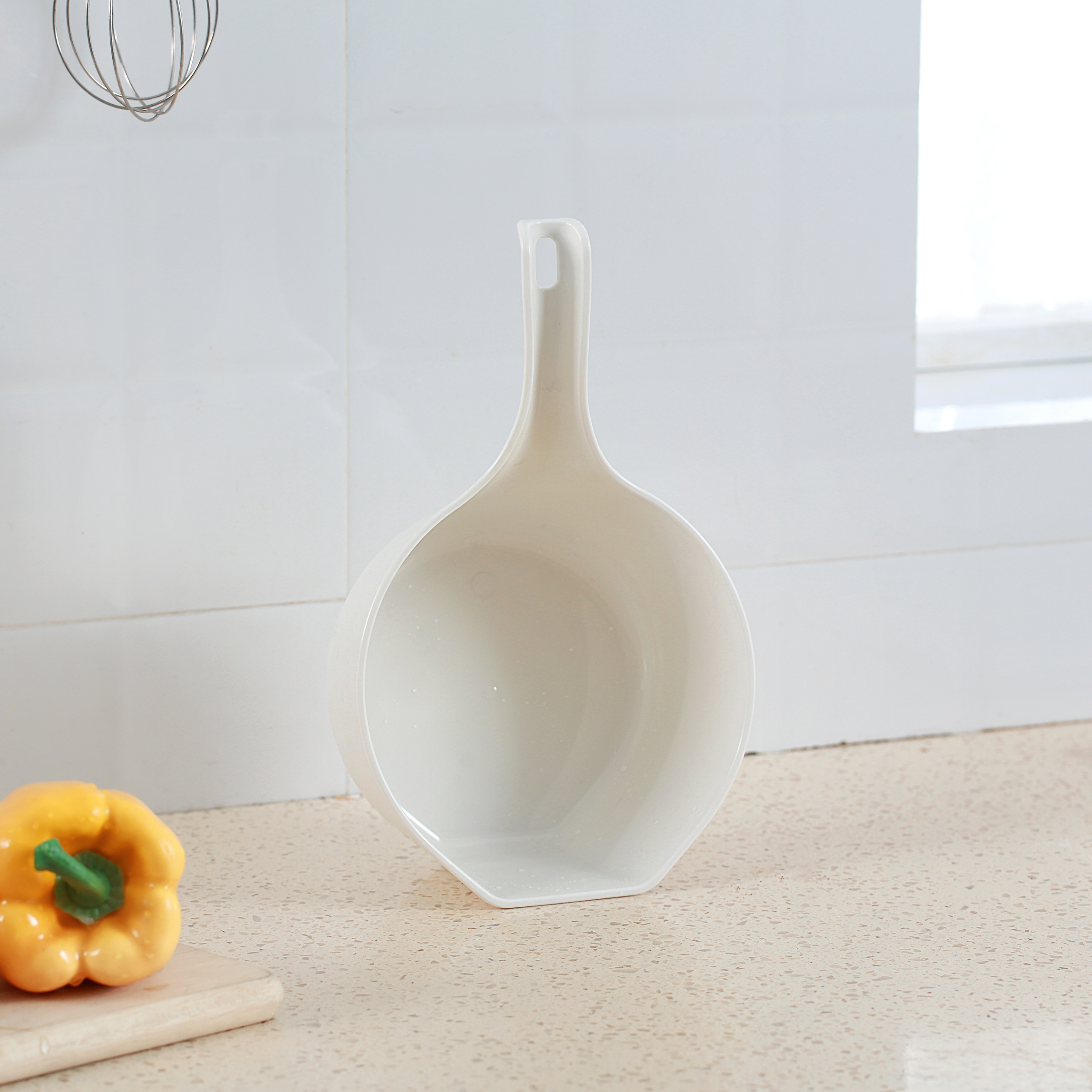 Shiro Bathroom Standing Space Saving Laddle