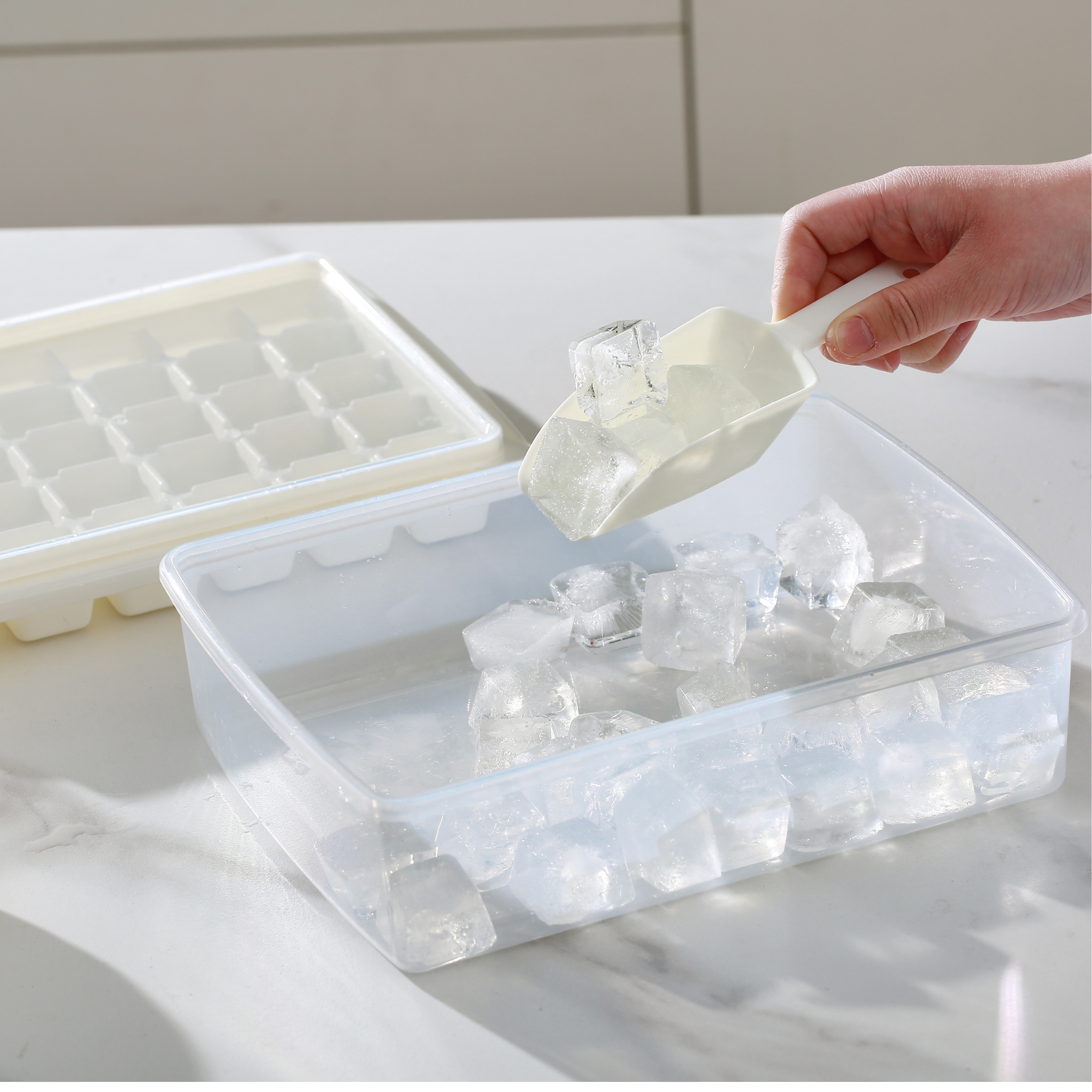 Shiro Ice Tray Set 55 Cubes Medium