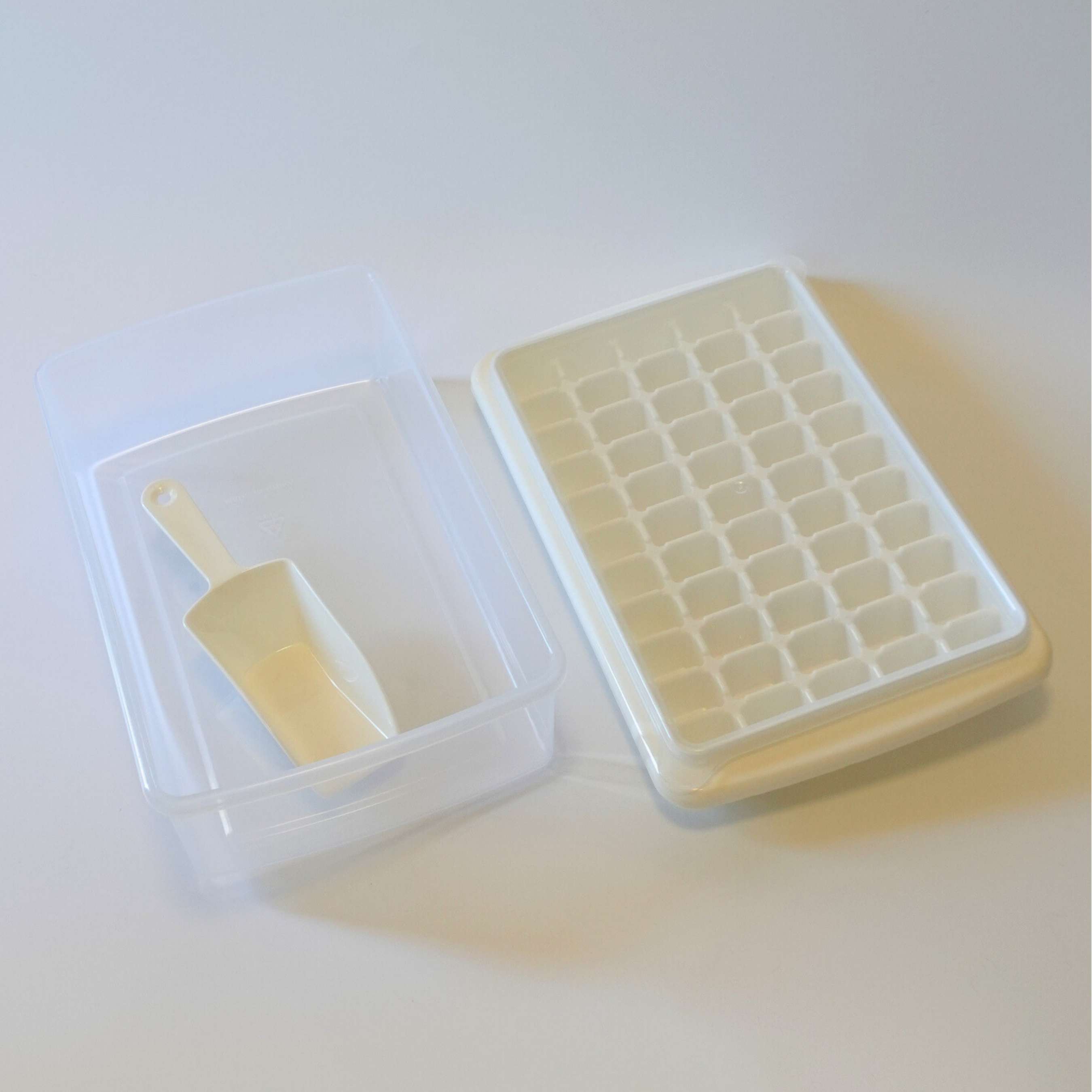 Shiro Ice Tray Set 55 Cubes Medium