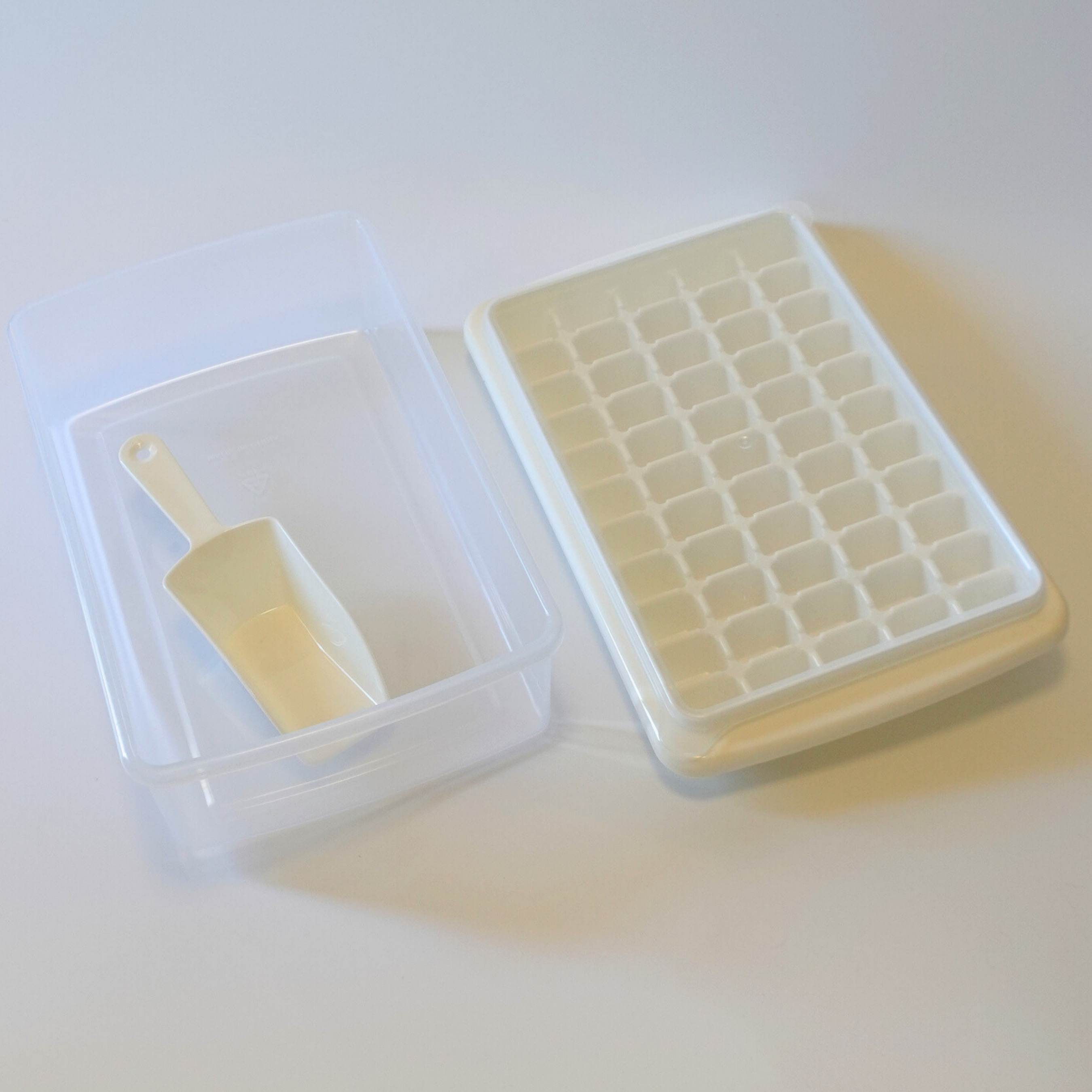 Shiro Ice Tray Set 55 Cubes Medium
