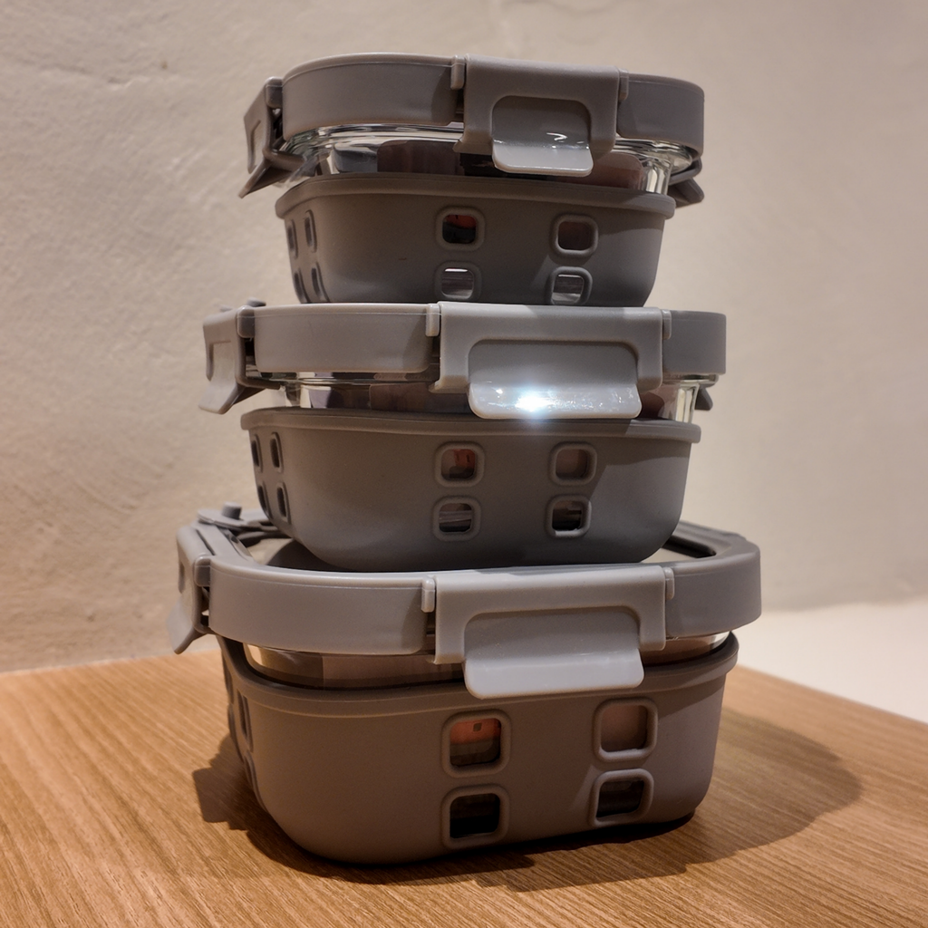 Aniko Square Vented Glass Lid Sleeved Container