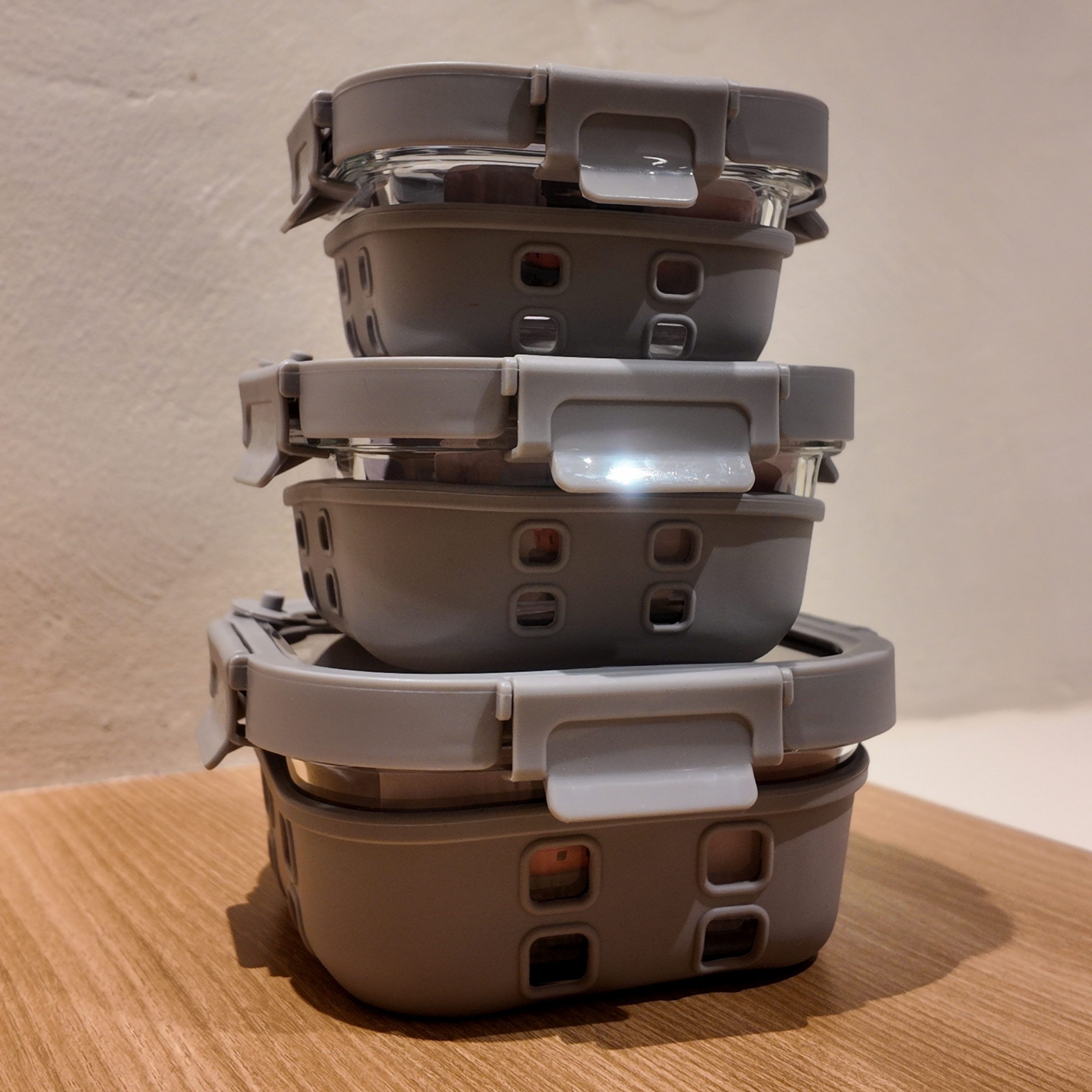 Aniko Square Vented Glass Lid Sleeved Container