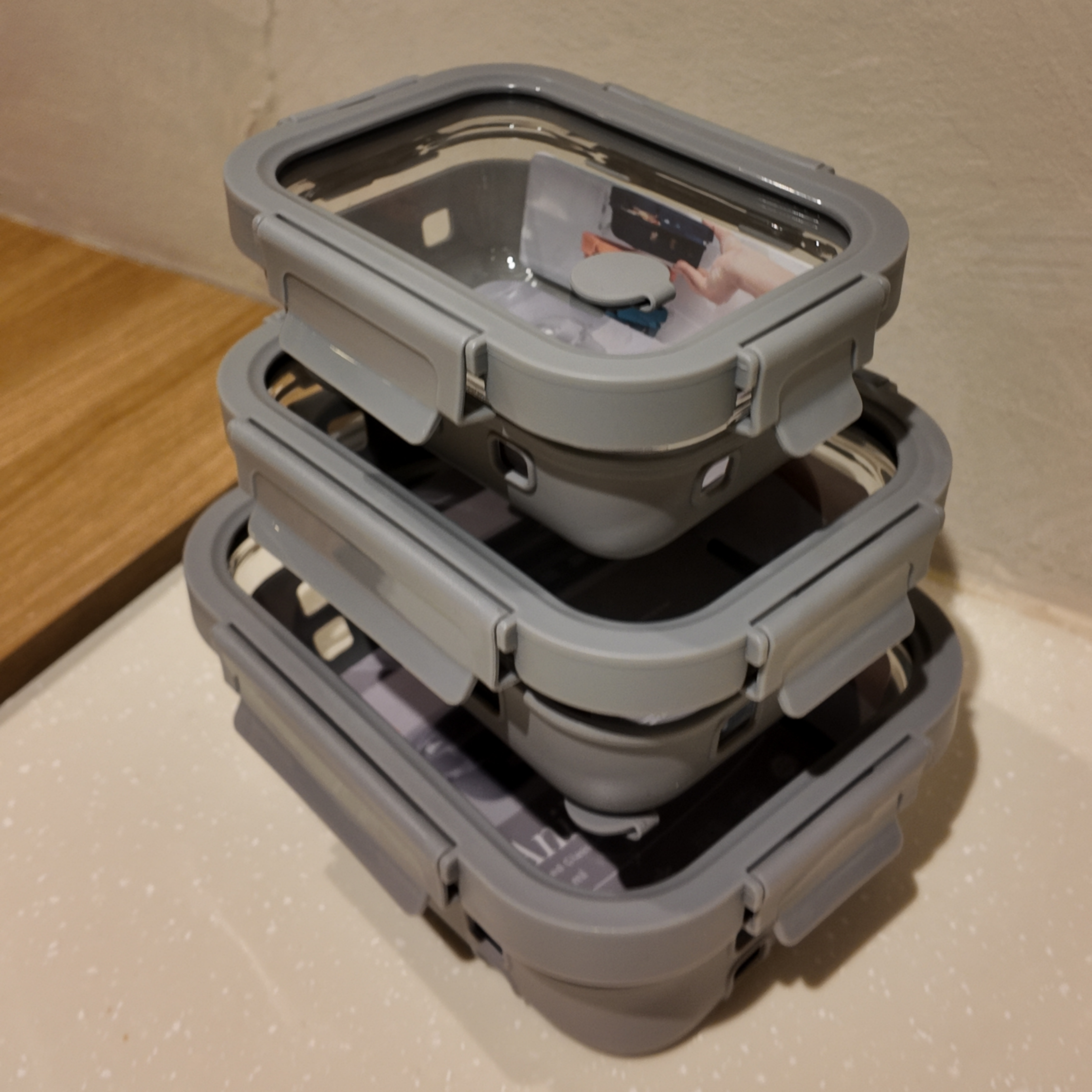 Aniko Rectangular Vented Glass Lid Sleeved Container