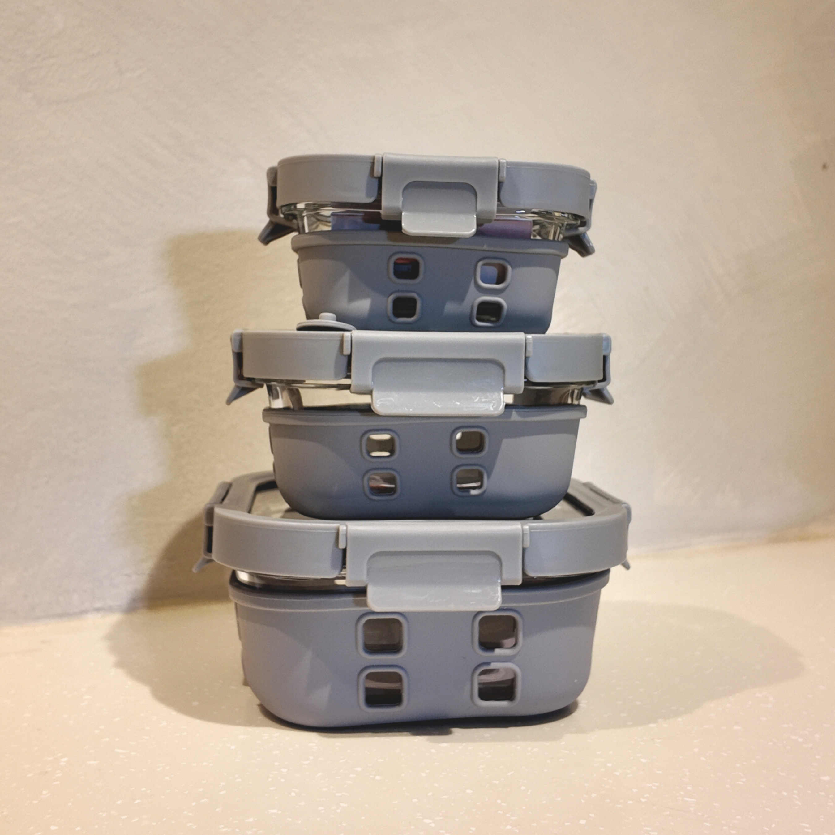 Aniko Square Vented Glass Lid Sleeved Container