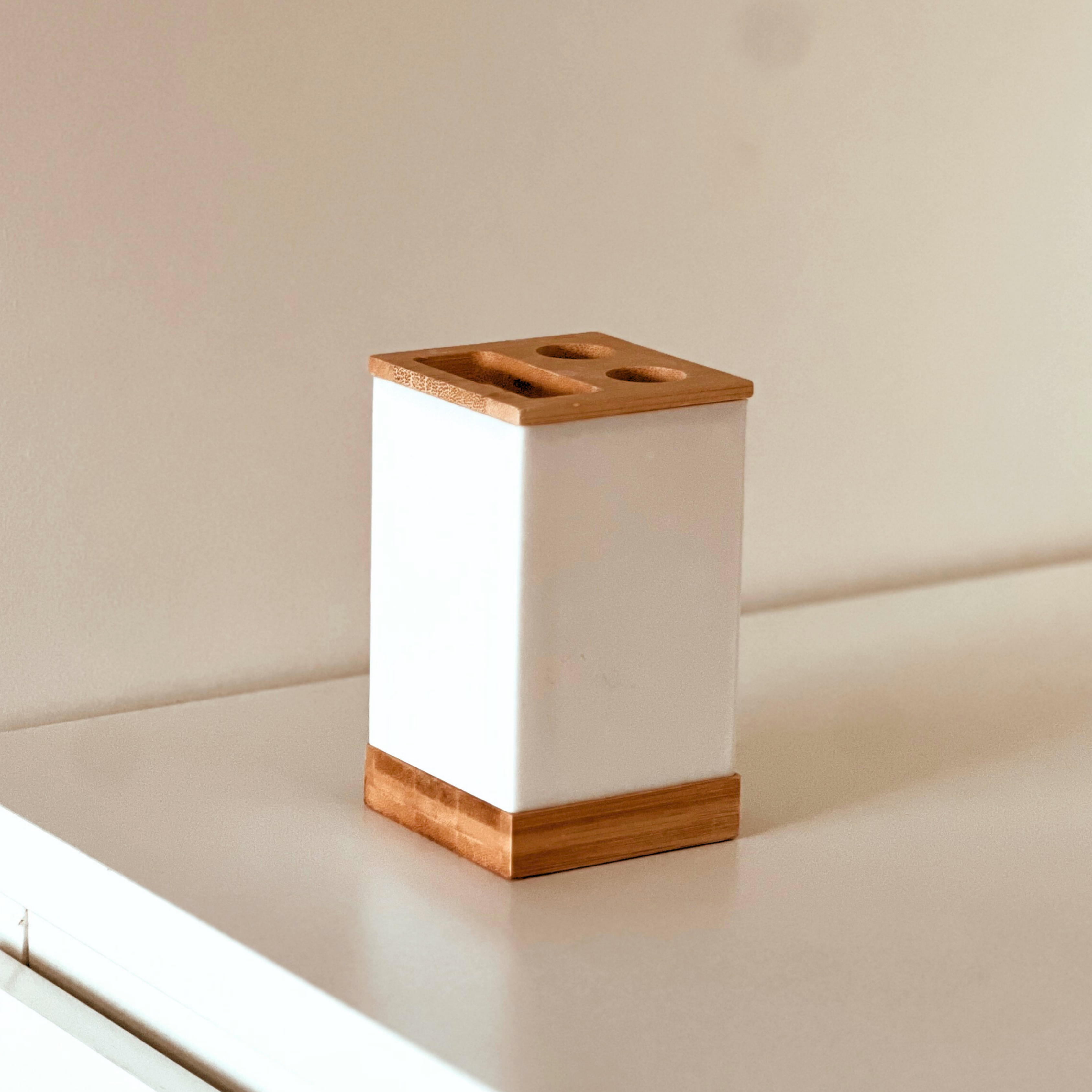 Kurin Toothbrush Holder with wood design