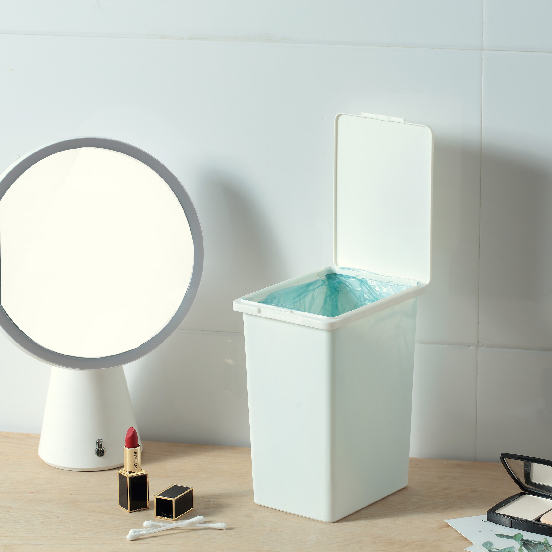 Shiro Bathroom Flip Trash Bin with Lid