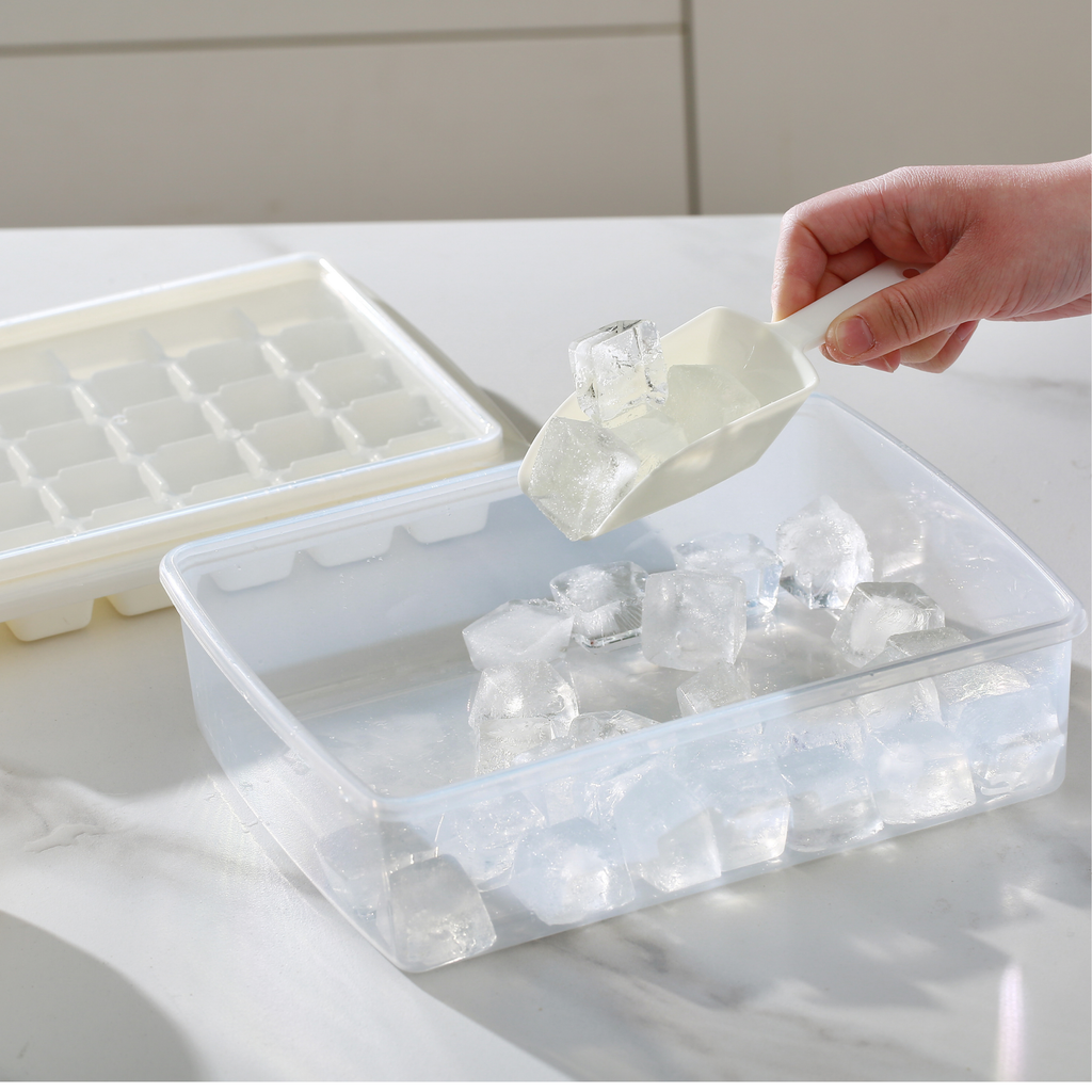 Shiro Ice Tray Set 55 Cubes Medium